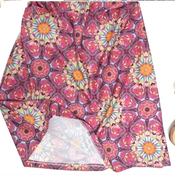 Emmy Matte Red Multicolored Rouged Dress Sz L - Picture 8 of 8